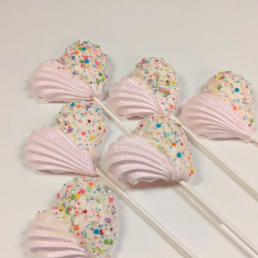 Heart Meringue Lollipops